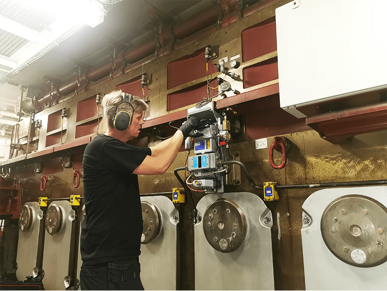 Visatron oil mist detector systems - On-site service